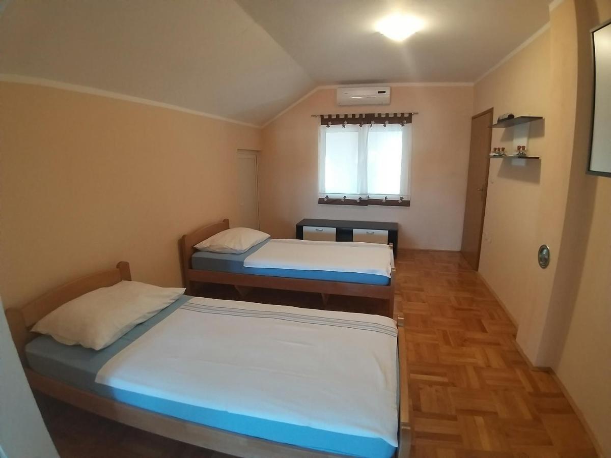 Sunny Apartment Jukic With Sea View Zara Esterno foto
